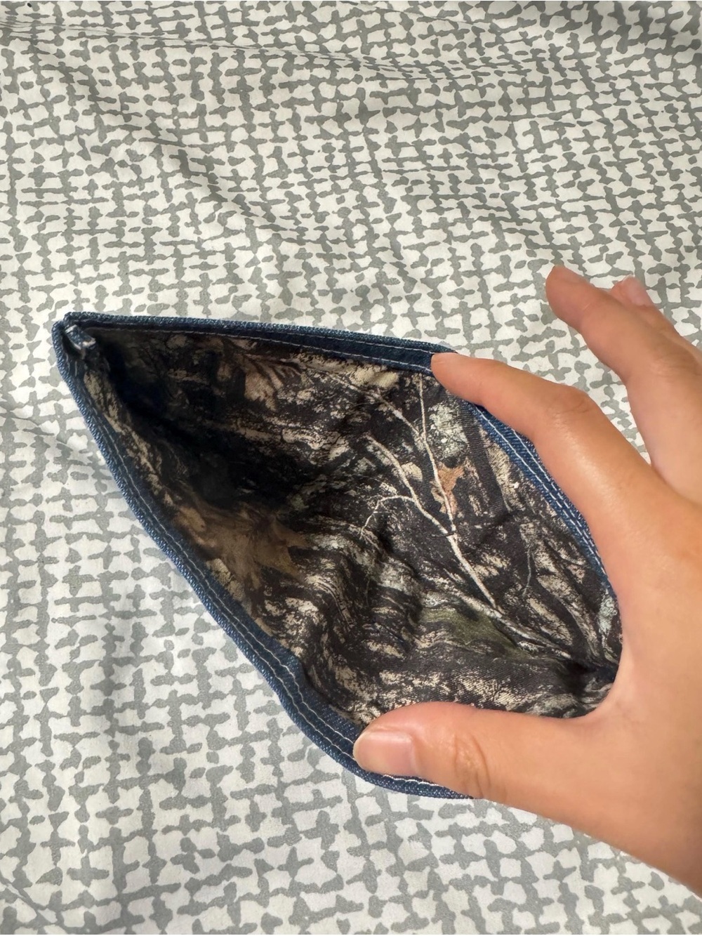 Fun Fish Wallet - Picture 4 of 4